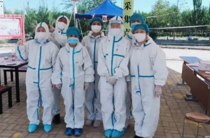 向白衣天使致敬！